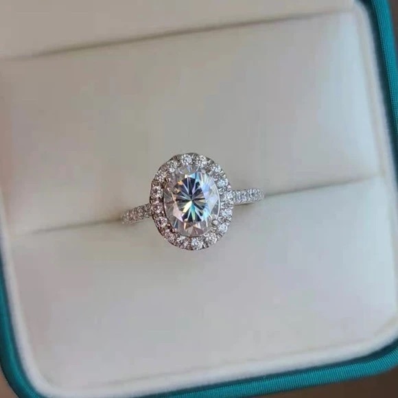 2c oval moissanite ring - Picture 8 of 12
